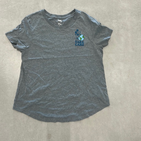 Old Navy x Disney Take Care Earth Day Gray T-Shirt - Picture 1 of 4